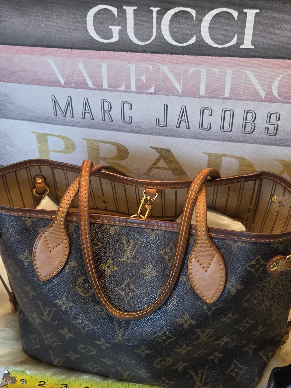 Authentic Louis Vuitton Neverfull PM - Picture 3 of 11